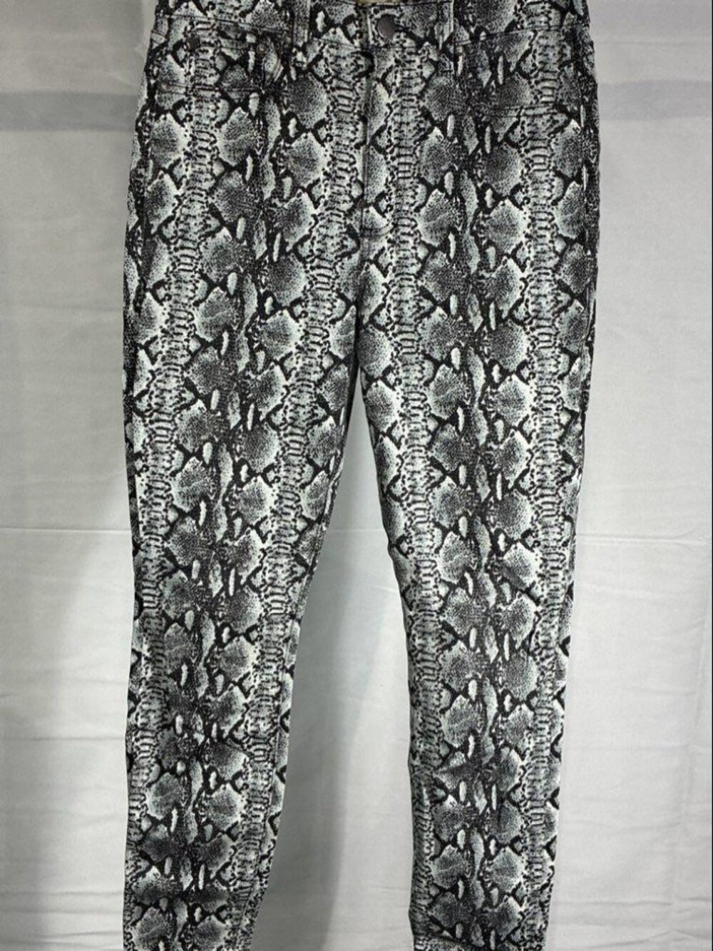 Alice + Olivia Black Gray Snake Print Stretch Ankle Skinny Jeans Womens 29